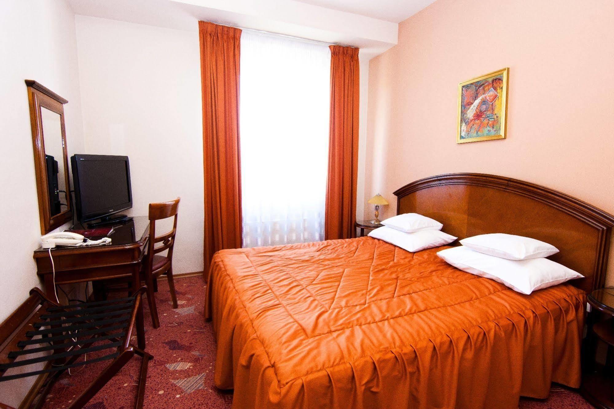 Hotel Onix Клуж-Напока Екстериор снимка