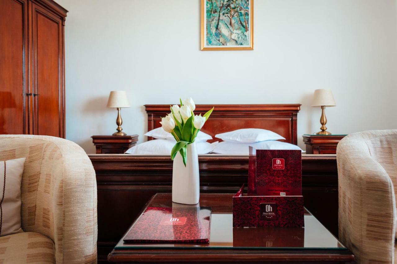 Hotel Onix Клуж-Напока Екстериор снимка